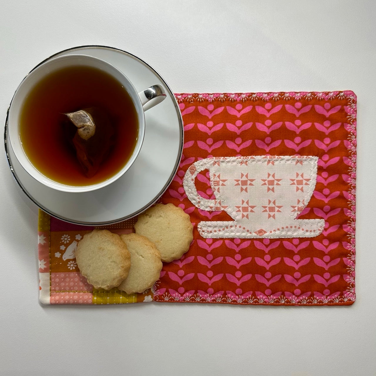 Appliqué Mug Rug: Sip & Sew Project Nights - October 23, 2024- IN PERSON